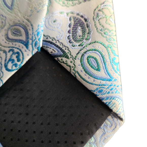 Pierre Cardin, Harty Ames, and Uomo Venetto tie bundle. BUY these 3 get 1 free - Picture 8 of 12